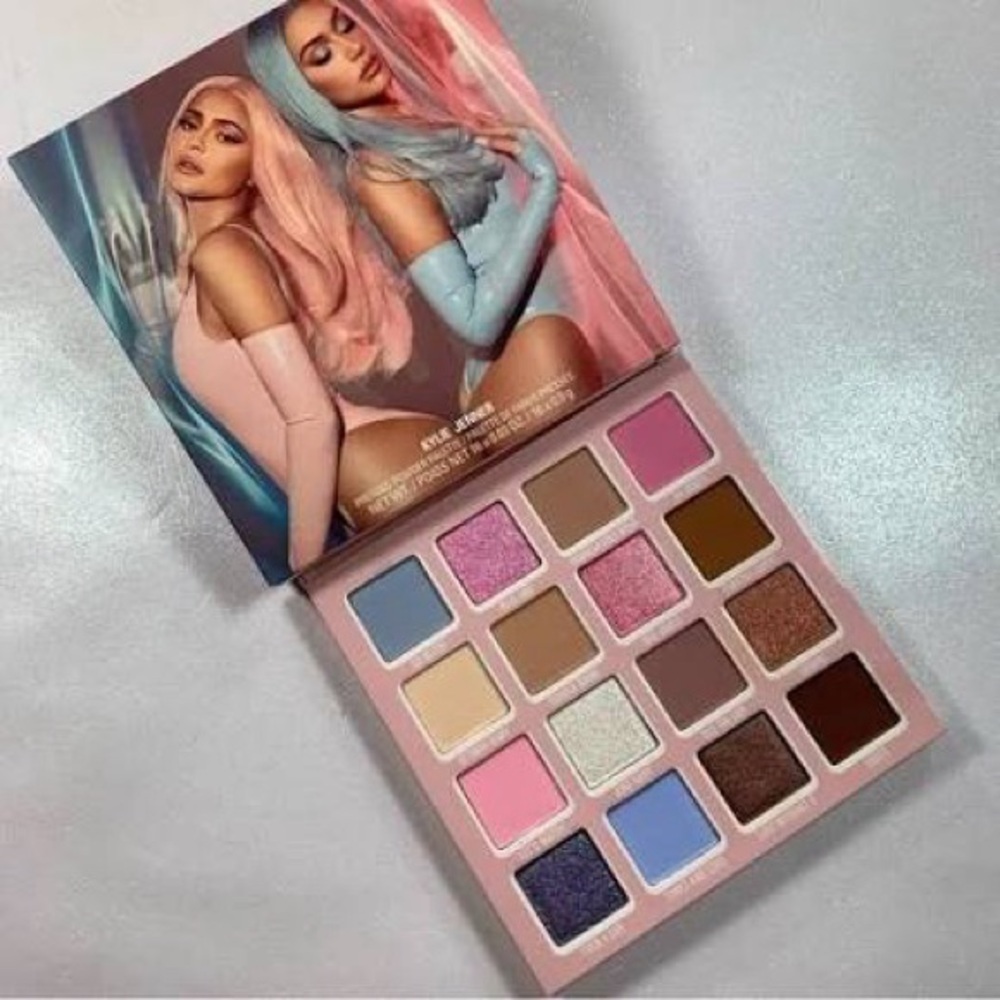 Stassie x Kylie Eyeshadow Palette - RARE! - Picture 3 of 3